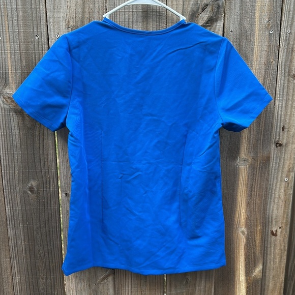 NWT Figs women’s Blue V-Neck scrub top size XS - Picture 6 of 6